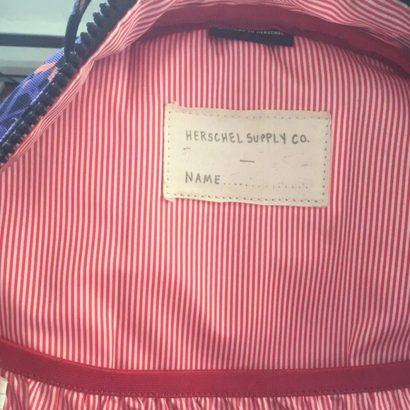 Herschel flowered  backpack - Picture 7 of 15